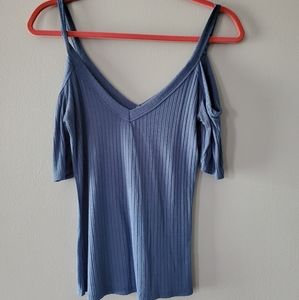Cold Shoulder Top [Bundle 3/12$!!]